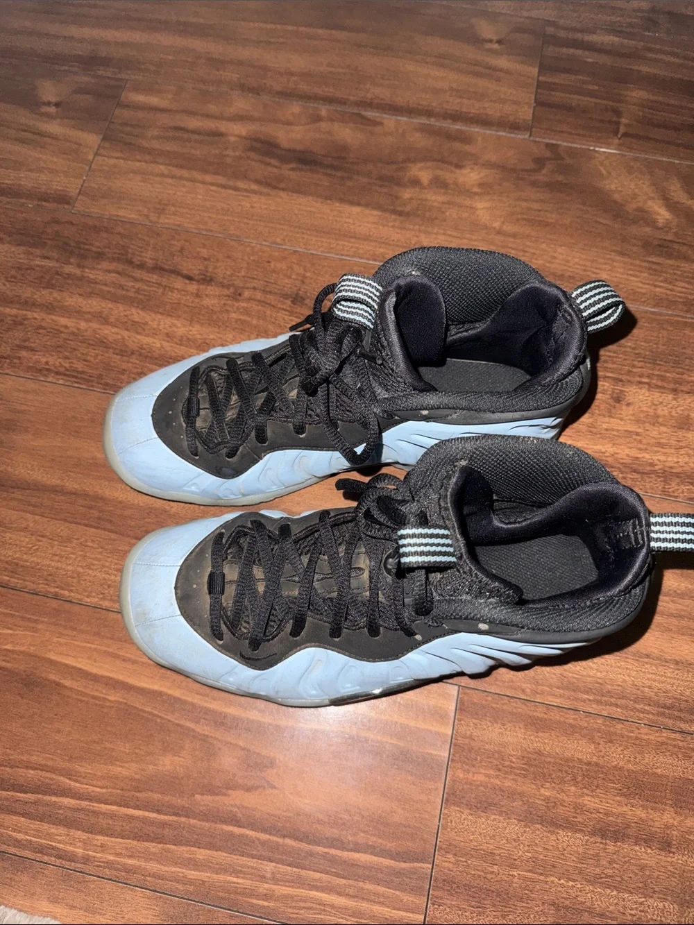 Boys Nike shoes - Picture 2 of 6